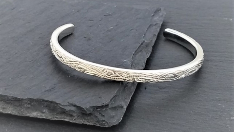 ハワイアンバングル